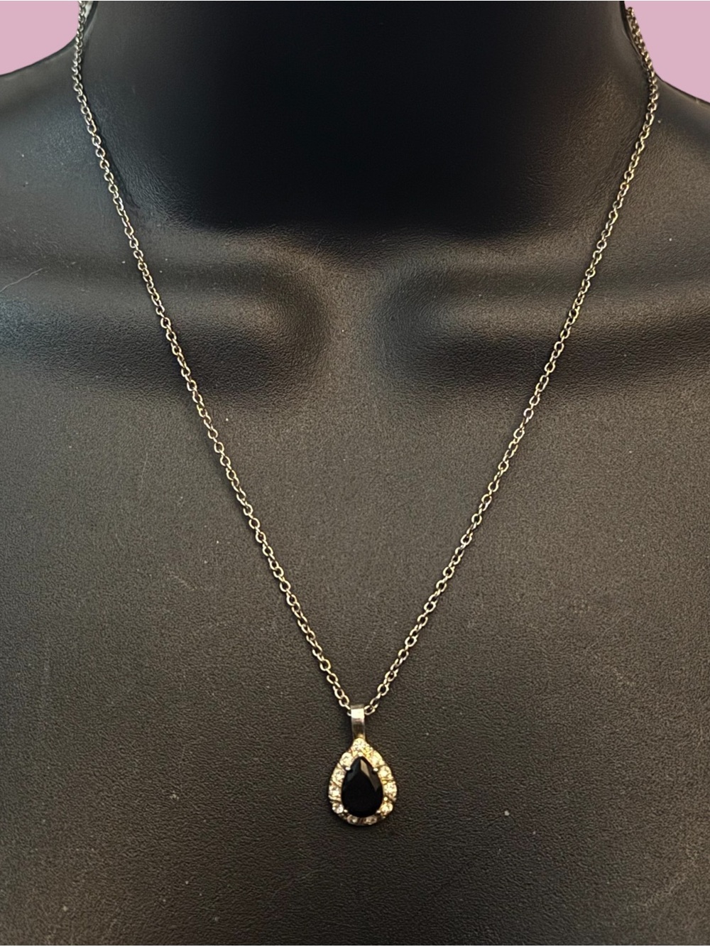 Vintage silver tone black stone teardrop crystal accent pendant necklace